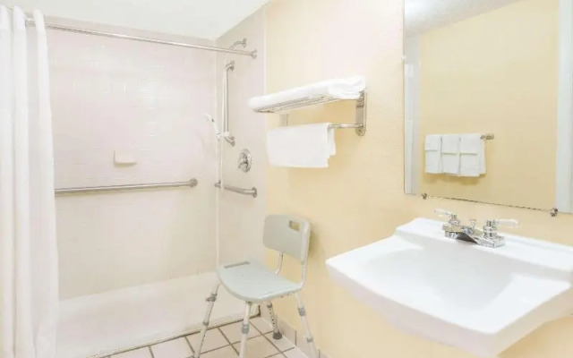 Days Inn Staunton South