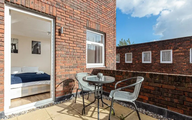 Saltwell Street - Deluxe Guest Room 4