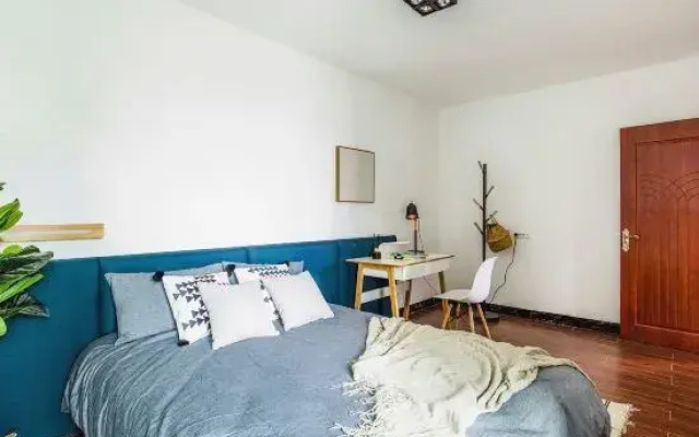 Jingjiang Chunshe Apartment (Guilin Railway Station Branch)