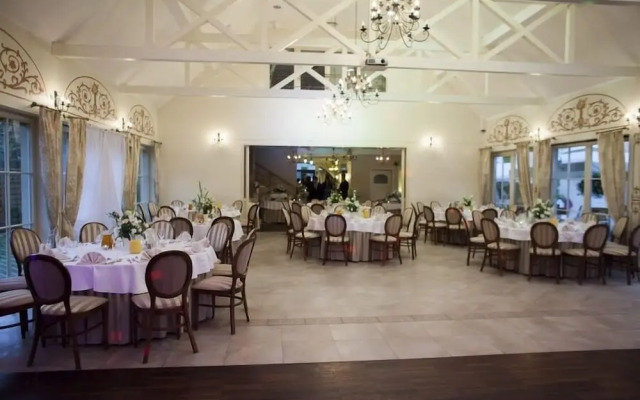 Villa Estera - Hotel & Restauracja