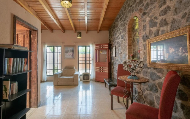 Centro 4bedroom Home on Stirling Dickinson