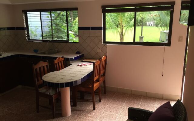 Hotel Costa Del Sol Inn