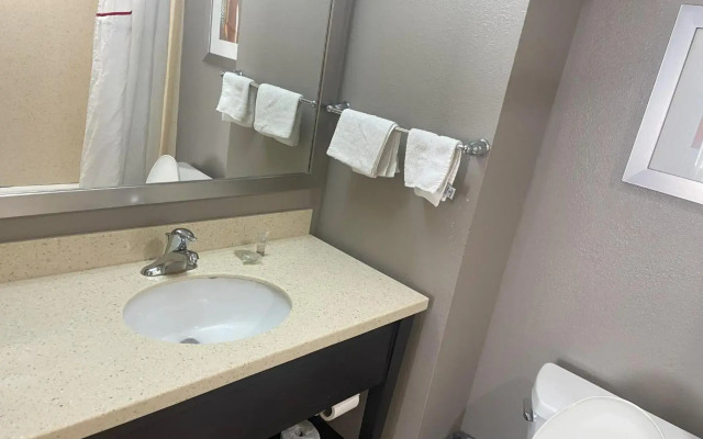 Red Roof Inn Pittsburgh - McKnight Rd