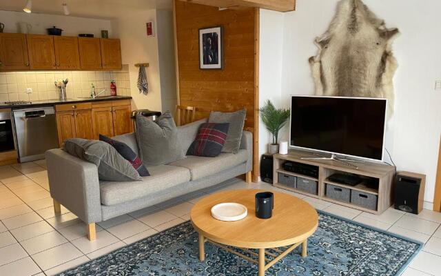 Central Morzine, Spacious 2 Bedroom Family Apartment