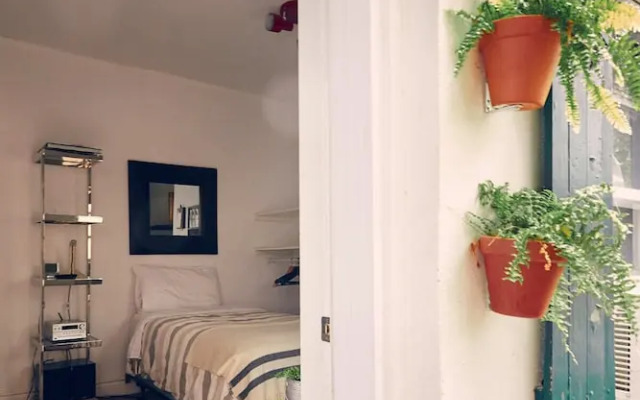 Crystal Griffintown Apartment