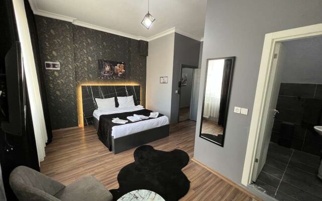 Lions Suit Hotel