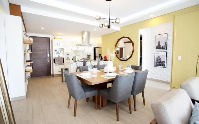 RealLuxe Stylish apartment with pool and gym