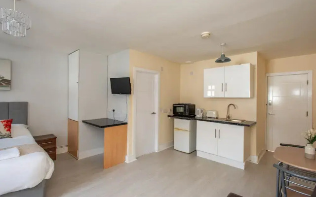 Newly Refurbished Studio, 20mins to London Bridge