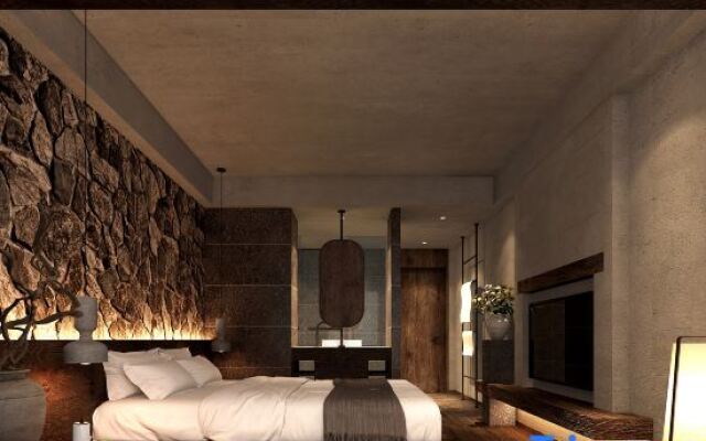 Mid-levels Hot Spring Home