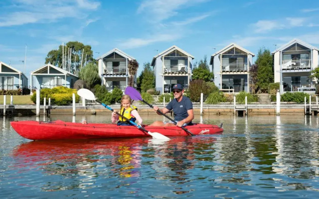 Captains Cove Waterfront Resort