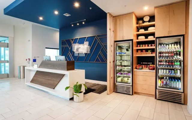 Holiday Inn Express & Suites Waco Downtown