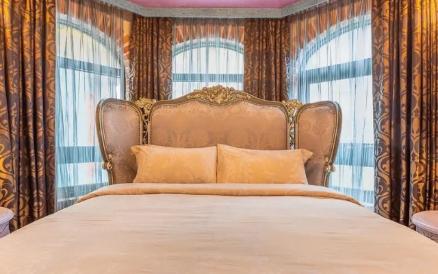 Hotel Moon