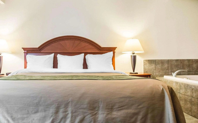 Comfort Inn & Suites Thousand Islands Harbour District