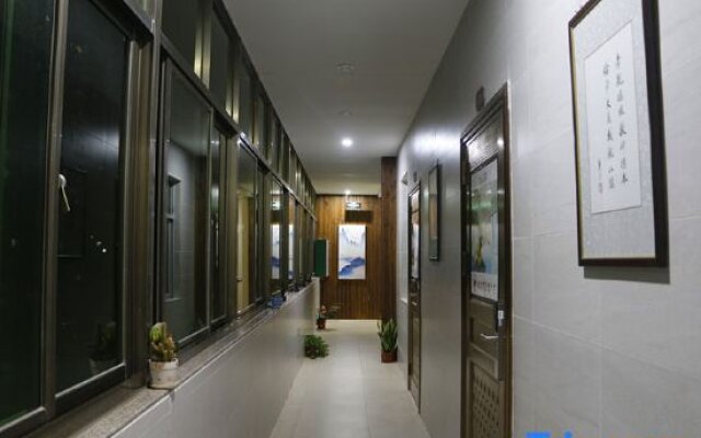 Liuhejing Boutique Homestay (Haikou Haigongshang College)