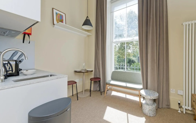 Stylish Mezzanine Studio Near Regent s Park