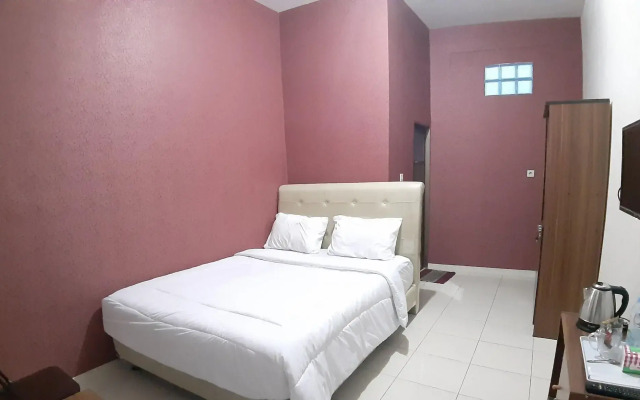 Soreang Hotel by ZUZU