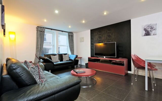 Trendy Home in Aberdeen