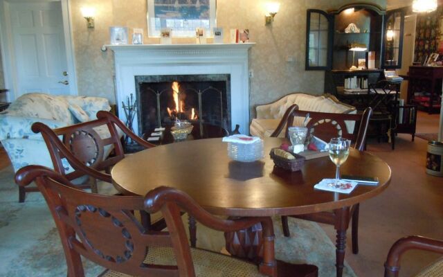 Tidewater Inn