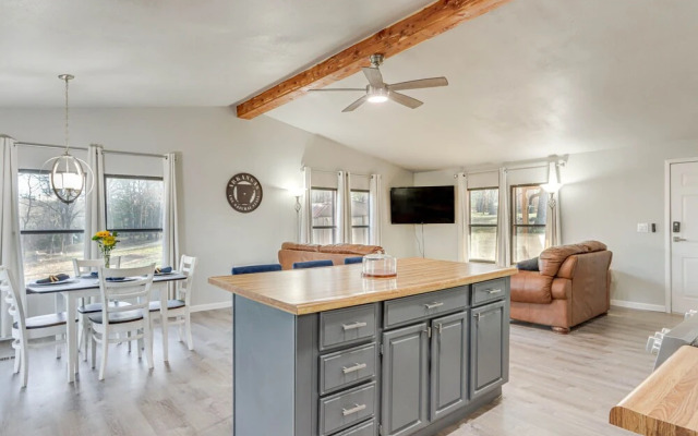 Lakefront Rogers Retreat w/ Grill & Spacious Deck