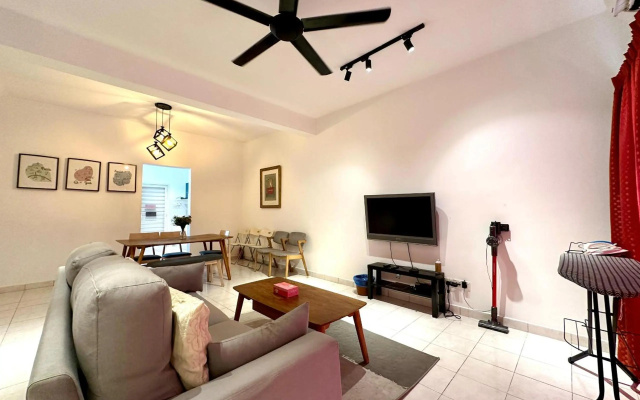BNB Cozy Homestay - Emerald West Rawang