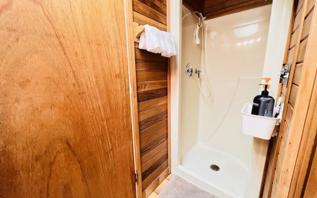 ART House Burnaby Two Bedrooms Suite