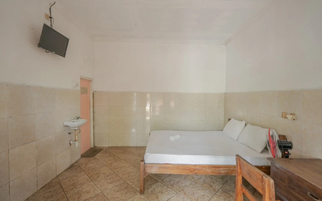 Rommeo Inn Lovina Mitra RedDoorz – Guest Rooms – Temukus