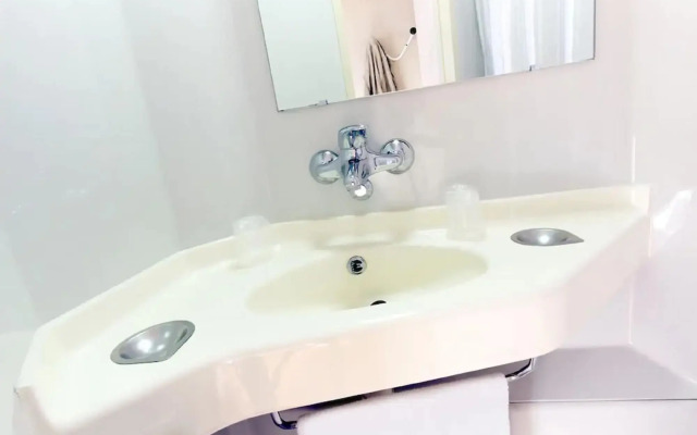 Premiere Classe Cambrai - Proville