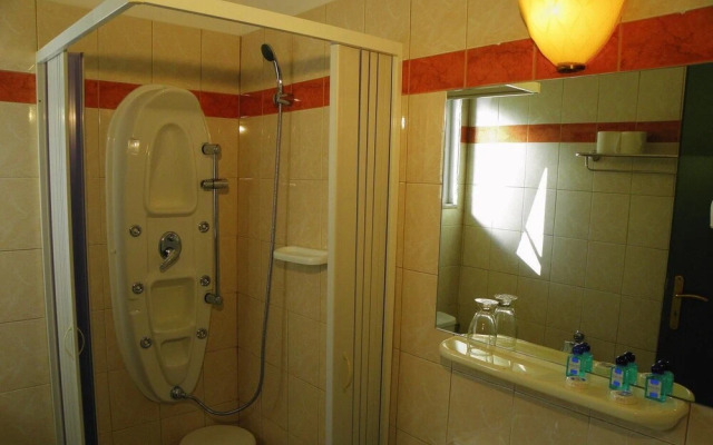 Hotel Kiani Akti