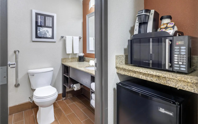 Best Western Plus Lee's Summit Hotel & Suites