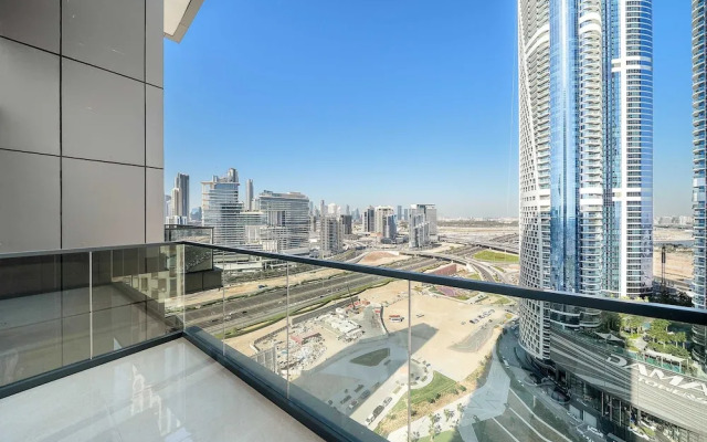 Modern 1BR With Stunning Views in Business Bay