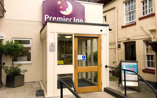 Premier Inn Manchester Altrincham