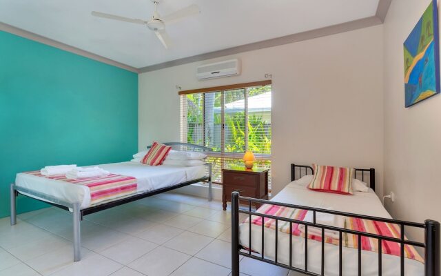 White Sapphire Holiday House
