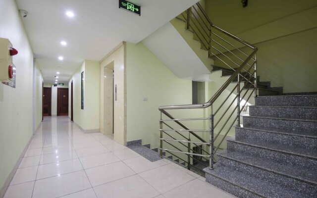 Golden Lotus Airport Hotel