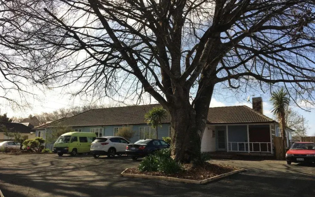 Peachgrove Lodge