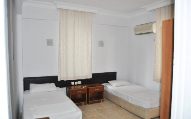 Rose Hotel