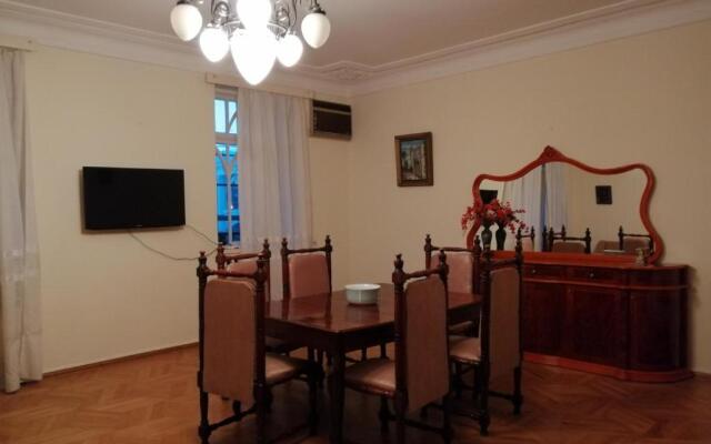 Apartment on Rustaveli 41