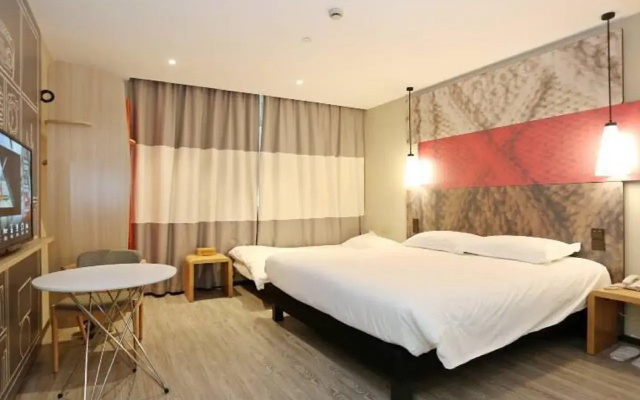 ibis Shanghai New Hongqiao