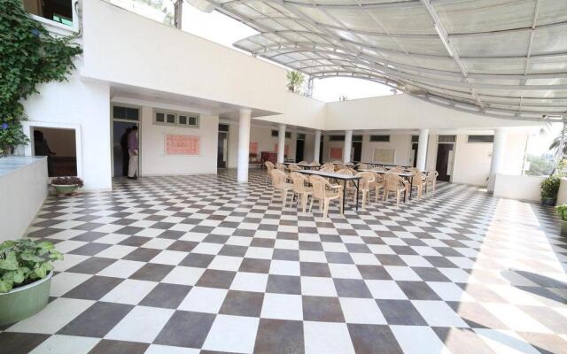 Hotel Samrat International