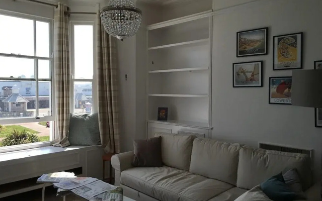 Moray Beachside Apartments