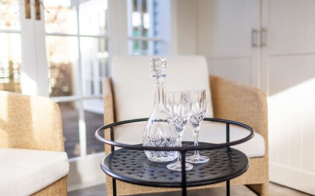 Sunny & Spacious Character Villa