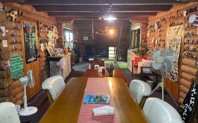 Guest House Long Island - Hostel