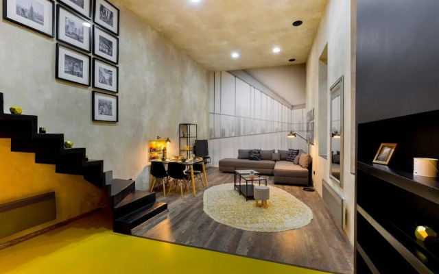 Bright Warwick Chambers Apartment