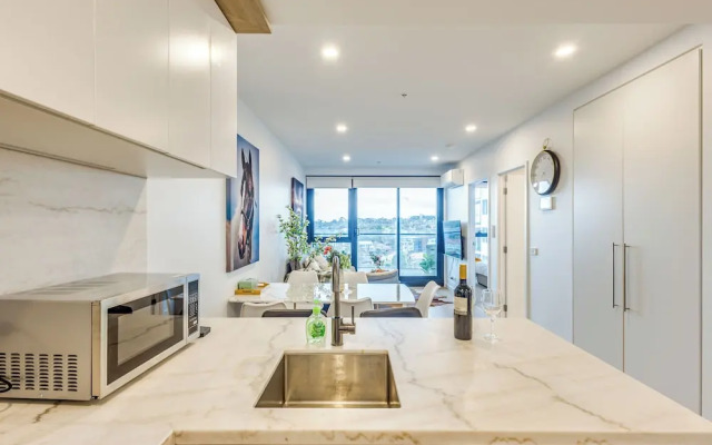 StayAU Cozy & Stylish 2BR in Box Hill