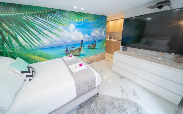 Boutique and garden apartments in Hawaii complex by YalaRent - Families only