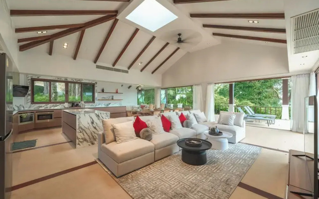 Sunrise 7BR Luxe Villa Sea View V151