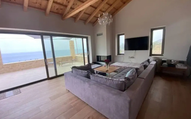 Lovely 3-bed Villa. Private Pool in Agios Nikolaos