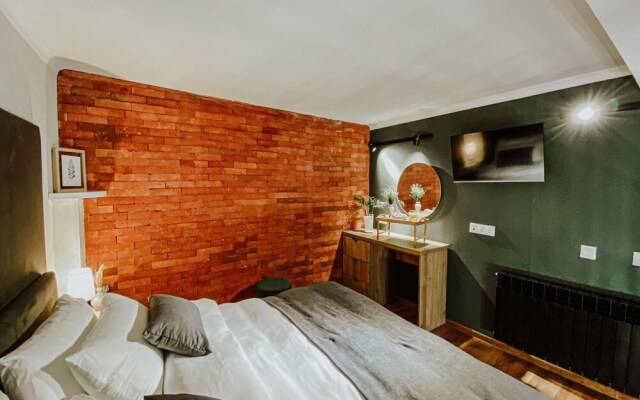 Luxury Inn
