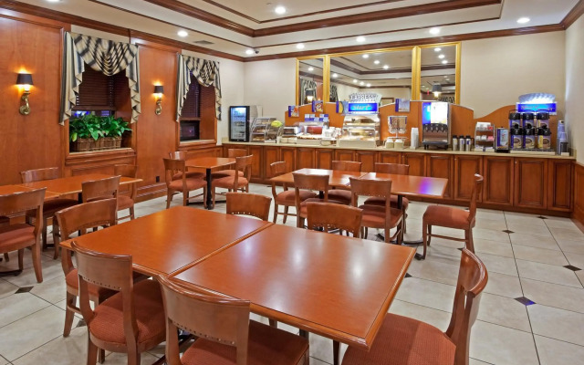 Rockville Centre Hotel - JFK Airport