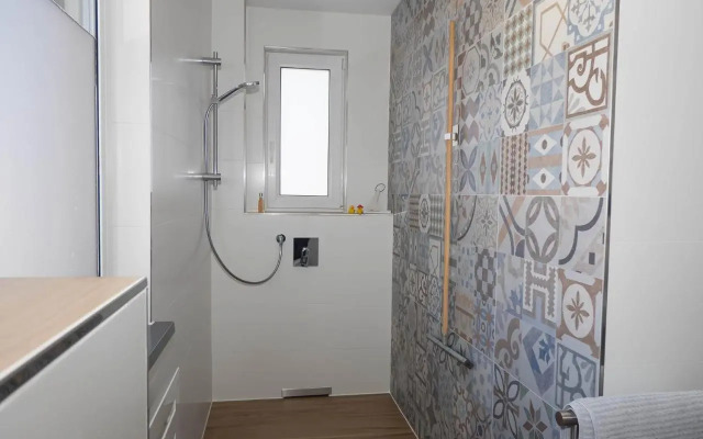16Lilien Apartmentwohnung Gartenblick