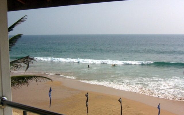 Royal Beach Hotel & Restaurant